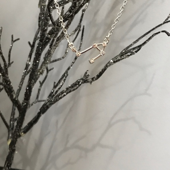Libra constellation necklace - Picture 2 of 3
